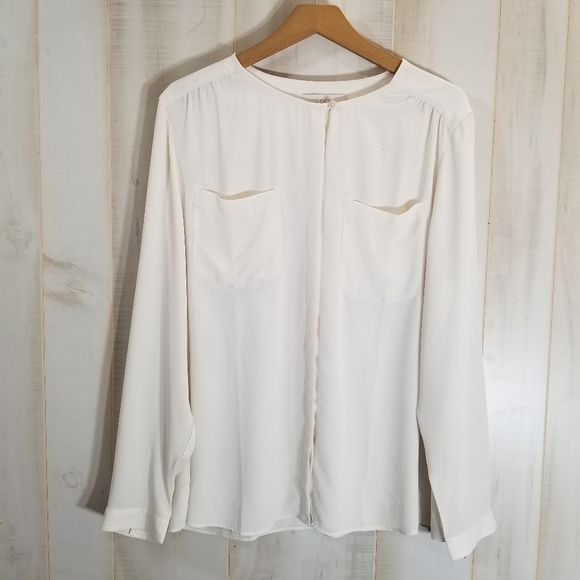 LOFT Tops - LOFT Cream Blouse Long Sleeve Pockets Size XL Work